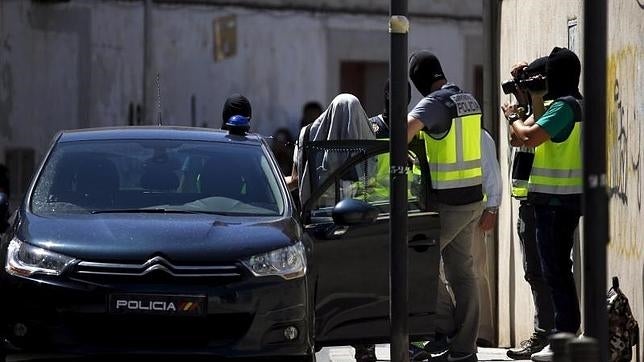 El PP denuncia controles ilegales tras la detención del yihadista: «Buenas noches, ¿no será usted un terrorista?»