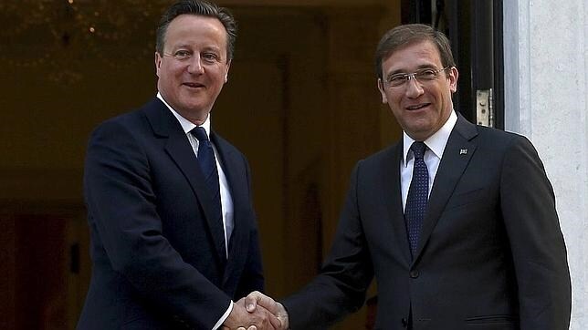 David Cameron promete en Lisboa acoger a 4.000 refugiados sirios más