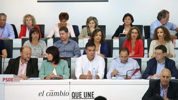 Sánchez afirma que Rajoy pone en riesgo que la recuperación beneficie a la mayoría