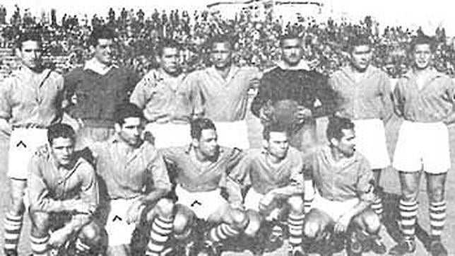 El trágico accidente de autobús del Melilla que tiñó de luto el fútbol español en 1951