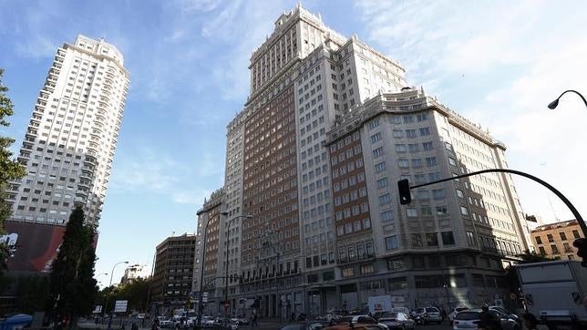 Carmena insta a Wanda a que rehaga su proyecto y le prohíbe demoler el Edificio España