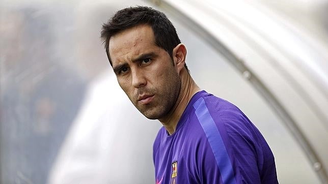 Claudio Bravo, lesión en el sóleo