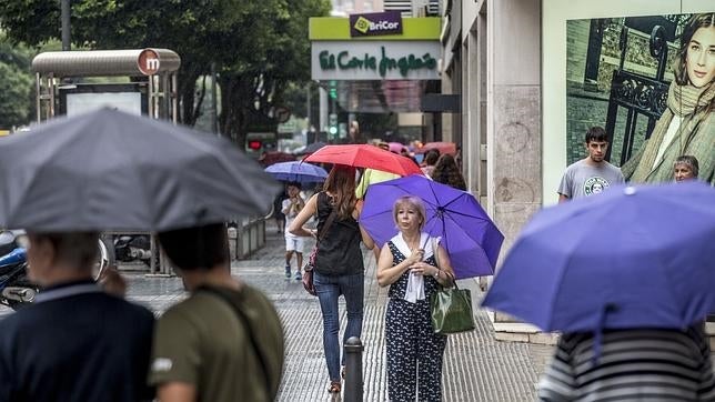 Las nubes se instalan en la Península y el este del país continúa en alerta por lluvias