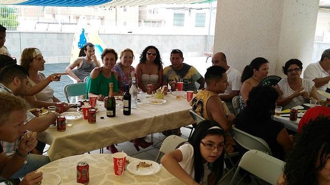 La concejal Gloria Vara (PSOE), en la fiesta de la asociación de inmigrantes GADES