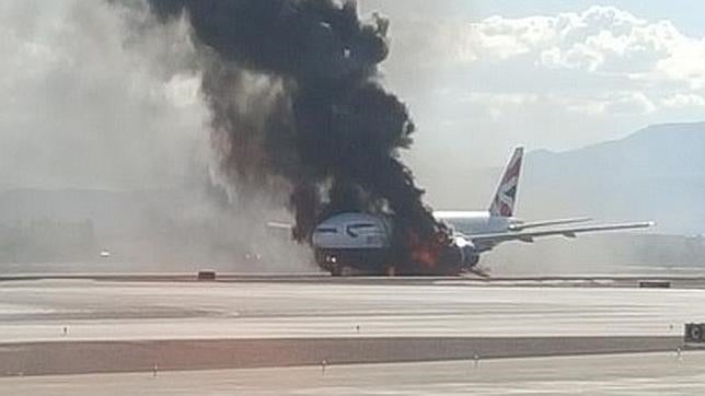 El incendio de un avión en el aeropuerto Las Vegas deja al menos dos heridos