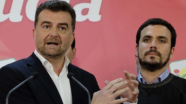 Maíllo quiere que Garzón sea el candidato  a la Moncloa de la unidad de la izquierda