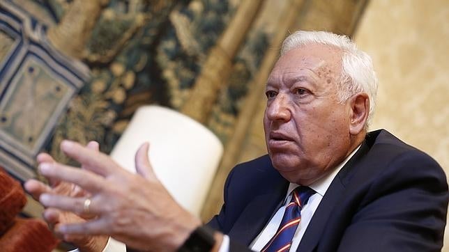 Margallo apoya una reforma constitucional y de financiación para encajar el «hecho catalán»