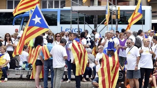 Catalanes celebrando la Diada