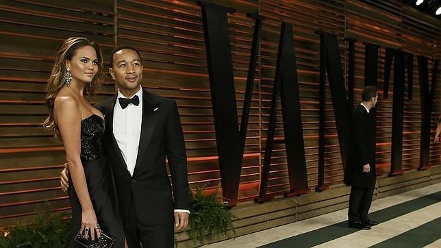 Chrissy Teigen le impone una regla a John Legend: «Nada de niñeras atractivas»