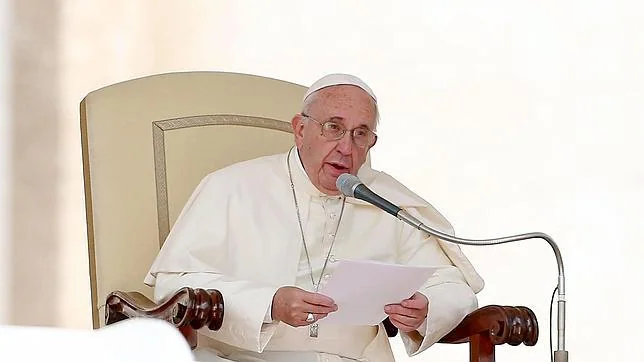 El Papa Francisco durante la audiencia general de los miércoles en la Plaza de San Pedro