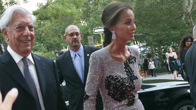 Isabel Preysler y Vargas Llosa muestran su «amor adolescente» en Nueva York