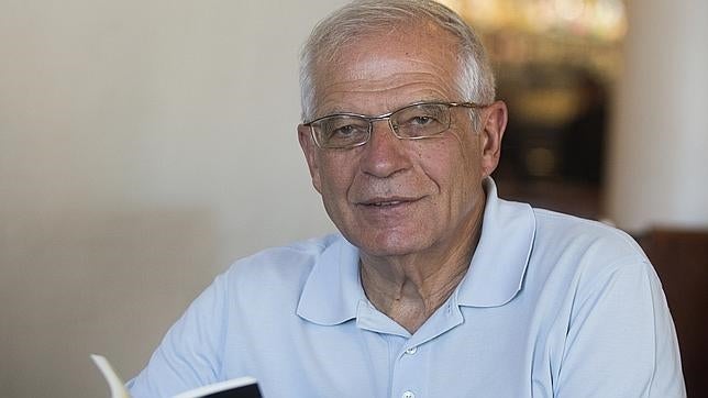 Borrell: «Cataluña vive en una ficción permanente, los hechos no importan»