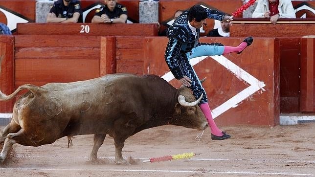 Del Álamo y Castella abren la puerta grande en Salamanca