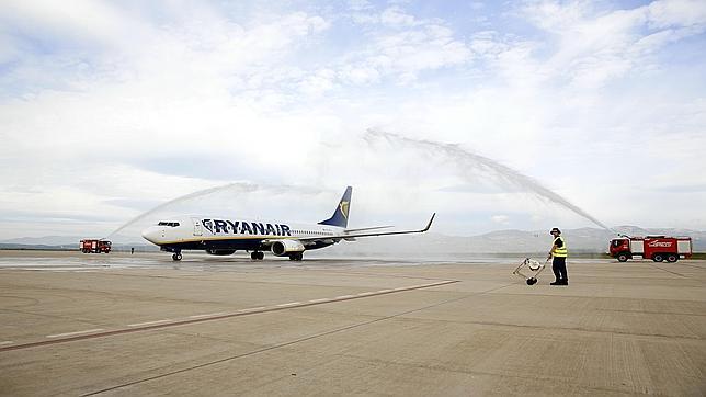 El aeropuerto de Castellón recibe su primer vuelo regular tras cuatro años y medio