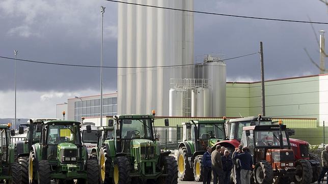 Los ganaderos aceptan el acuerdo sin cambios y abandonan el cerco