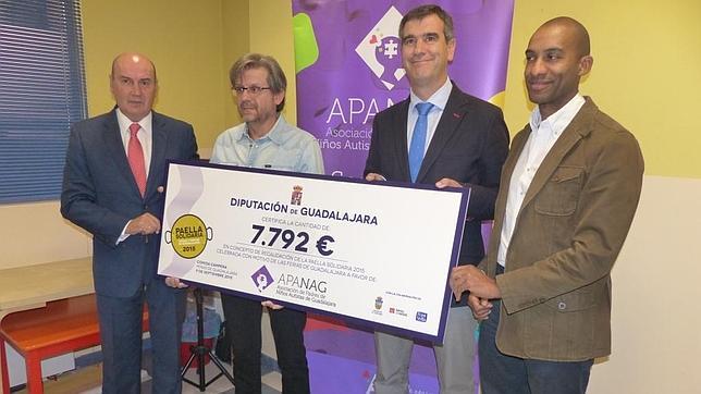 La paella solidaria de la Diputación recauda 7.792 euros para Apanag