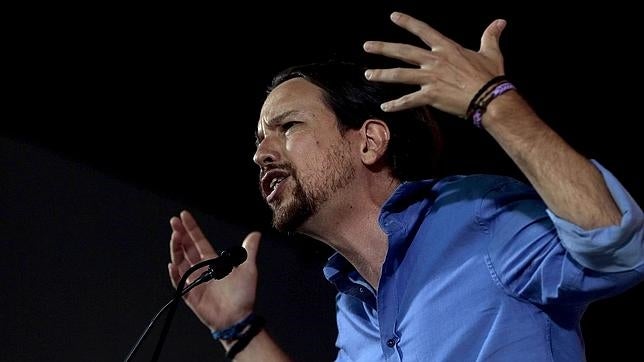 Iglesias se ausenta en una votación simbólica en Bruselas