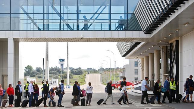 Castellón superará en 2016 el tráfico de los aeropuertos de nueve capitales de provincia