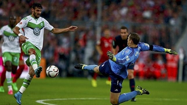 Neuer, a por uvas en el Bayern-Wolfsburgo