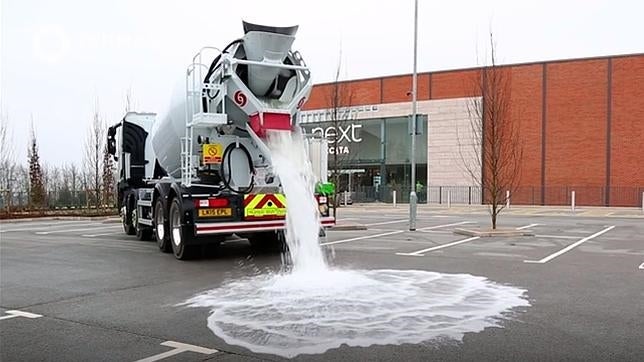 El increíble cemento absorbente que podría acabar con las inundaciones