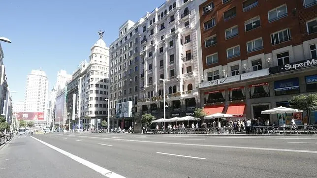 El último año 1.106 empresas han dejado Madrid frente a las 738 que han cambiado su domicilio fuera de Cataluña
