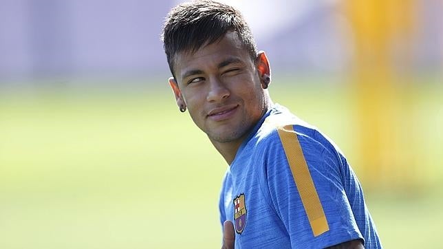 Neymar, embargado en Brasil por supuesta evasión de los impuestos de su fichaje