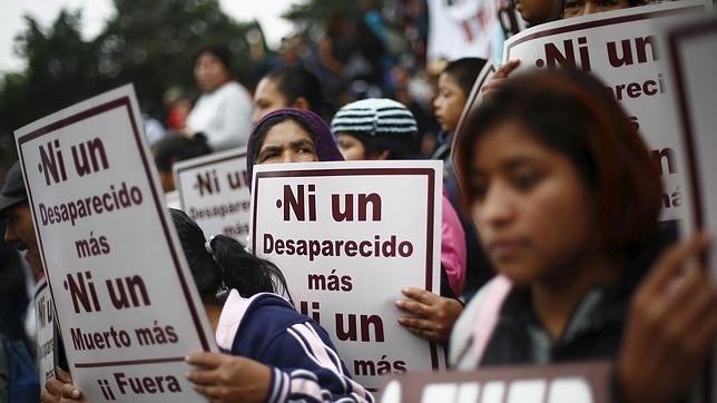 Una marcha multitudinaria exige «¡justicia!» para los 43 normalistas