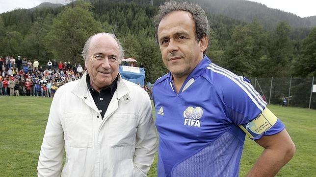 La primera mancha sobre el impoluto Platini