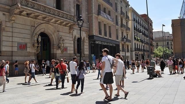 Avenida del Portal del Ángel, en verano