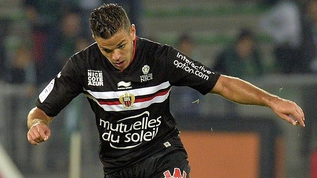 Ben Arfa se viste de Maradona para marcar un auténtico golazo con el Niza