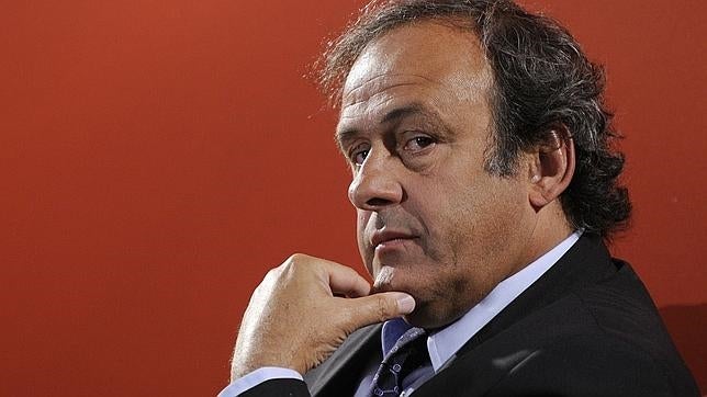 Platini reconoce y justifica el cobro de 1,8 millones investigado por Suiza