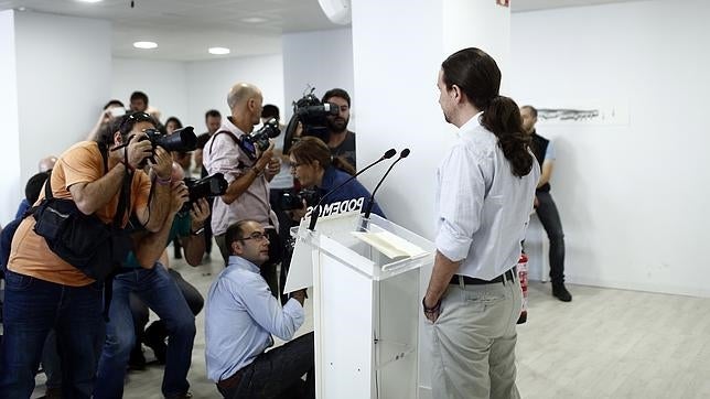 Podemos se reúne por primera vez con la CEOE para hablar de I+D+i