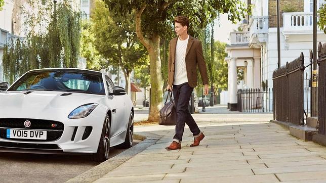 Jaguar y Oliver Sweeney presentan su línea de zapatos inspirados en los coches