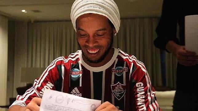 Ronaldinho deja el Fluminense a los dos meses