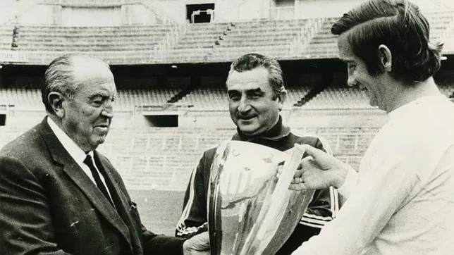 Zoco, junto a Bernabéu y Miguel Muñoz