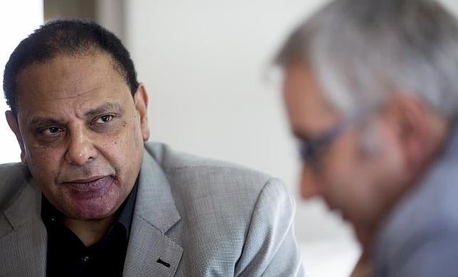 El escritor Alaa al-Aswany es un experto en escuchar. Foto: Ignacio Gil