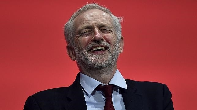 Corbyn irrita a los suyos al decir que nunca apretaría el botón nuclear