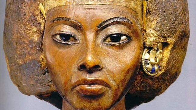 La dura batalla de dos egiptólogos por la tumba de Nefertiti comenzó en 2000