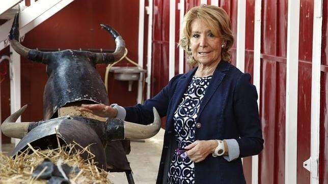 La portavoz del PP de Madrid, Esperanza Aguirre, en la Escuela Taurina este viernes