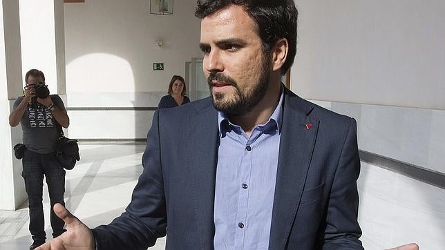 Podemos espera que «ninguna mochila» impida sumar a Garzón a sus listas