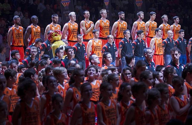 El Valencia Basket se presenta con victoria ante el Tenerife (100-77)