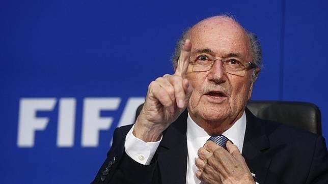 La FIFA suspende a Blatter durante 90 días, de forma provisional