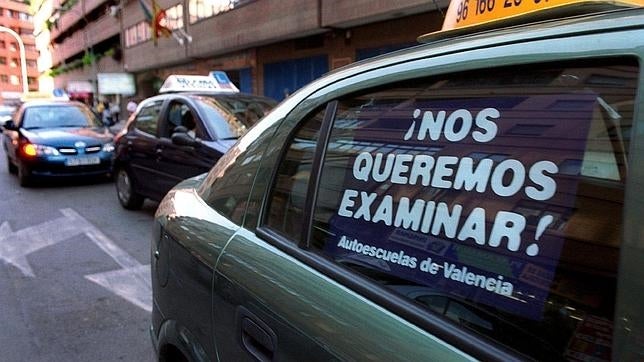 Huelga de los examinadores de Tráfico el 21 de octubre por las agresiones que sufren de los alumnos