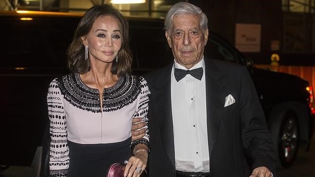 Isabel Preysler acompaña a Vargas Llosa a recoger un galardón en Nueva York