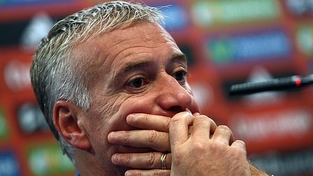 Francia ironiza con la baja de Benzema ante el PSG: «Merci Deschamps»