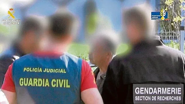 Instante de la detención del presunto asesino en Besançon (Francia)