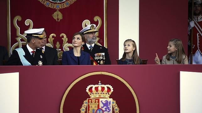 Un desfile militar con los Eurofighter como protagonistas en el cielo de Madrid