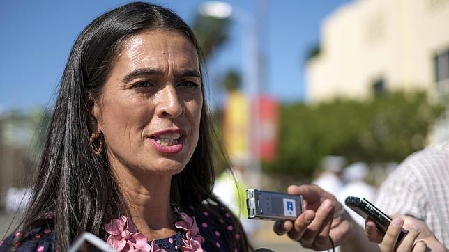 La delegada del Gobierno en Canarias admite problemas en el SIVE al que se dotará con 6 millones