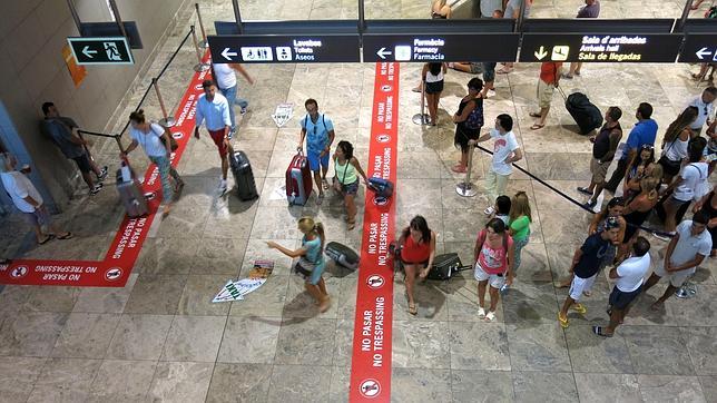 El aeropuerto de Alicante-Elche pasa del millón de pasajeros en el mejor septiembre de su historia