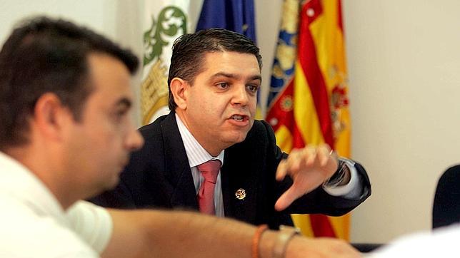 Puig mantiene en el PSPV a un alcalde procesado por falsedad en documento oficial